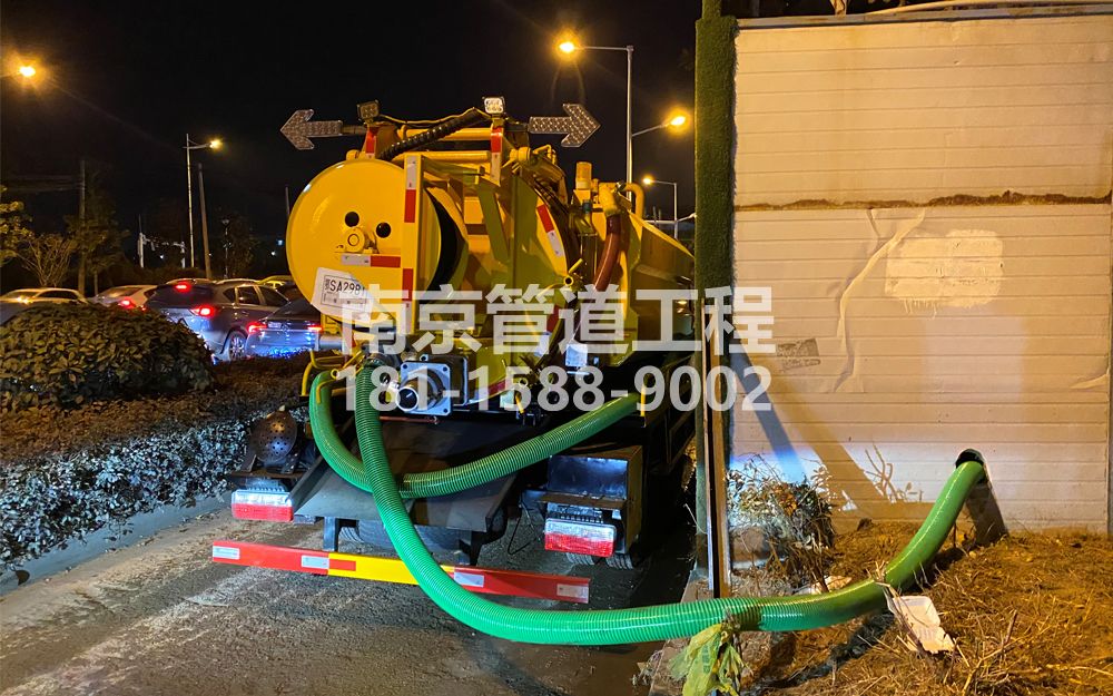 266明园临时工地抽粪